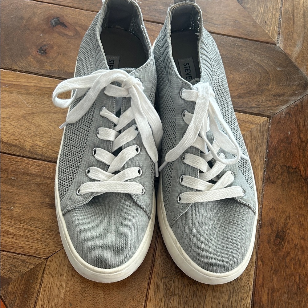 Steve Madden Sneakers